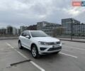 Белый Фольксваген Туарег, объемом двигателя 2.97 л и пробегом 135 тыс. км за 22800 $, фото 1 на Automoto.ua