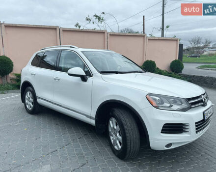 Белый Фольксваген Туарег, объемом двигателя 2.97 л и пробегом 278 тыс. км за 26800 $, фото 13 на Automoto.ua