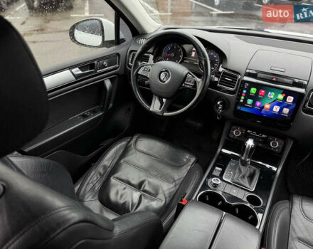 Белый Фольксваген Туарег, объемом двигателя 2.97 л и пробегом 248 тыс. км за 18000 $, фото 49 на Automoto.ua