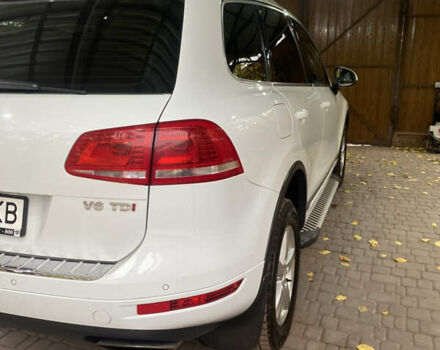 Білий Фольксваген Туарег, об'ємом двигуна 2.97 л та пробігом 165 тис. км за 23800 $, фото 2 на Automoto.ua