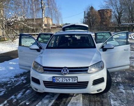 Белый Фольксваген Туарег, объемом двигателя 2.97 л и пробегом 400 тыс. км за 17000 $, фото 6 на Automoto.ua