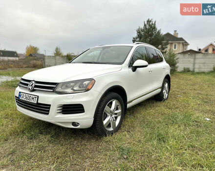 Белый Фольксваген Туарег, объемом двигателя 3 л и пробегом 236 тыс. км за 22000 $, фото 4 на Automoto.ua