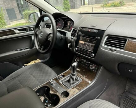 Белый Фольксваген Туарег, объемом двигателя 3 л и пробегом 291 тыс. км за 15900 $, фото 12 на Automoto.ua