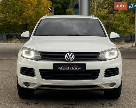 Белый Фольксваген Туарег, объемом двигателя 2.98 л и пробегом 258 тыс. км за 22499 $, фото 1 на Automoto.ua