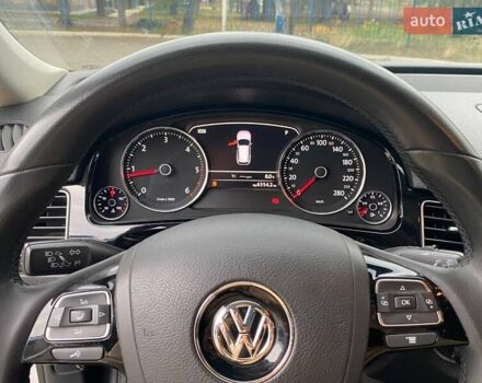 Белый Фольксваген Туарег, объемом двигателя 2.98 л и пробегом 258 тыс. км за 22499 $, фото 10 на Automoto.ua