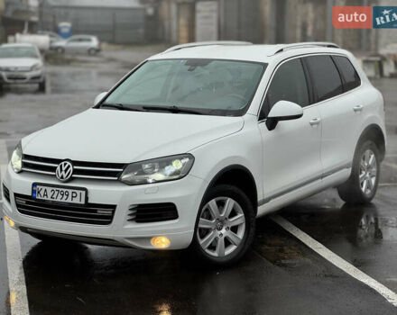 Белый Фольксваген Туарег, объемом двигателя 2.97 л и пробегом 248 тыс. км за 18000 $, фото 1 на Automoto.ua