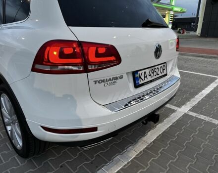 Белый Фольксваген Туарег, объемом двигателя 3 л и пробегом 266 тыс. км за 17000 $, фото 4 на Automoto.ua