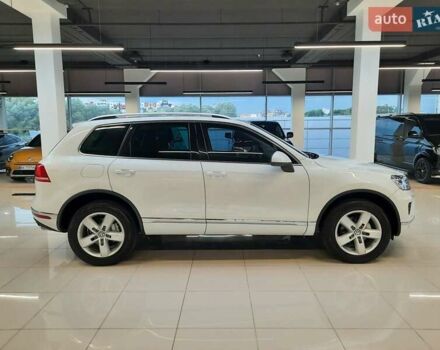 Белый Фольксваген Туарег, объемом двигателя 3 л и пробегом 111 тыс. км за 23477 $, фото 9 на Automoto.ua