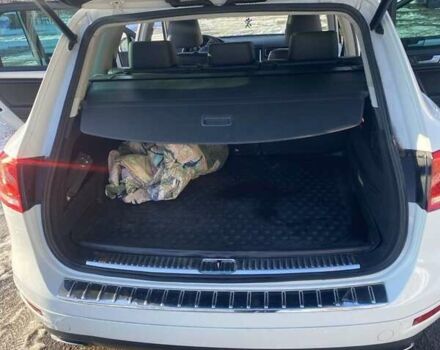 Белый Фольксваген Туарег, объемом двигателя 2.97 л и пробегом 400 тыс. км за 17000 $, фото 22 на Automoto.ua