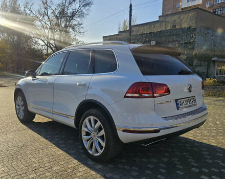 Белый Фольксваген Туарег, объемом двигателя 3 л и пробегом 260 тыс. км за 26000 $, фото 4 на Automoto.ua