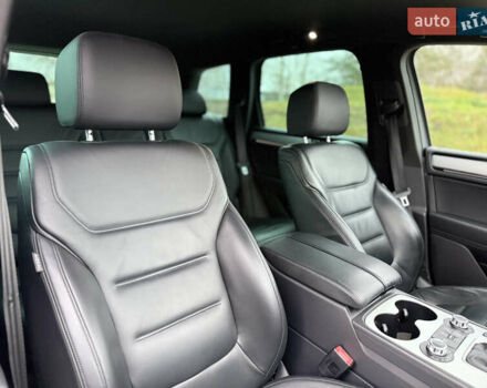 Белый Фольксваген Туарег, объемом двигателя 3 л и пробегом 279 тыс. км за 22999 $, фото 28 на Automoto.ua