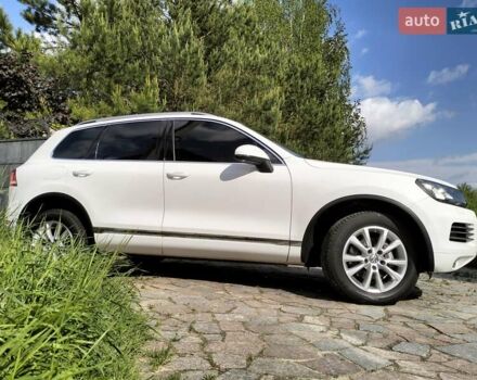 Білий Фольксваген Туарег, об'ємом двигуна 3 л та пробігом 241 тис. км за 21800 $, фото 22 на Automoto.ua