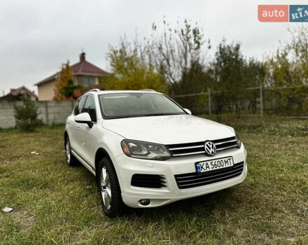 Белый Фольксваген Туарег, объемом двигателя 3 л и пробегом 236 тыс. км за 22000 $, фото 6 на Automoto.ua