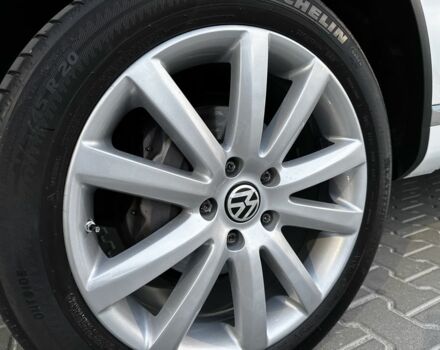 Белый Фольксваген Туарег, объемом двигателя 3 л и пробегом 266 тыс. км за 17000 $, фото 12 на Automoto.ua