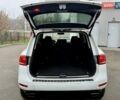 Белый Фольксваген Туарег, объемом двигателя 2.97 л и пробегом 290 тыс. км за 15900 $, фото 13 на Automoto.ua