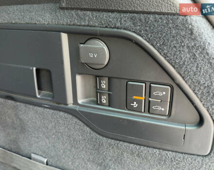 Білий Фольксваген Туарег, об'ємом двигуна 3 л та пробігом 215 тис. км за 25800 $, фото 22 на Automoto.ua