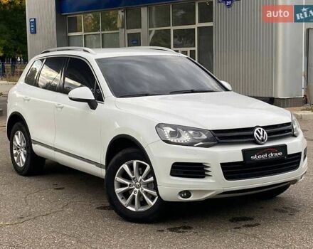 Белый Фольксваген Туарег, объемом двигателя 2.98 л и пробегом 258 тыс. км за 22499 $, фото 2 на Automoto.ua