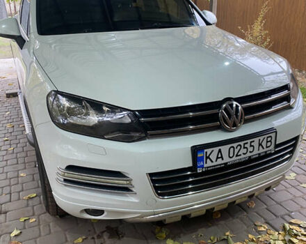 Білий Фольксваген Туарег, об'ємом двигуна 2.97 л та пробігом 165 тис. км за 23800 $, фото 1 на Automoto.ua