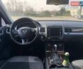 Белый Фольксваген Туарег, объемом двигателя 3 л и пробегом 229 тыс. км за 21000 $, фото 48 на Automoto.ua