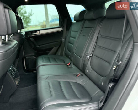 Белый Фольксваген Туарег, объемом двигателя 3 л и пробегом 279 тыс. км за 22999 $, фото 23 на Automoto.ua