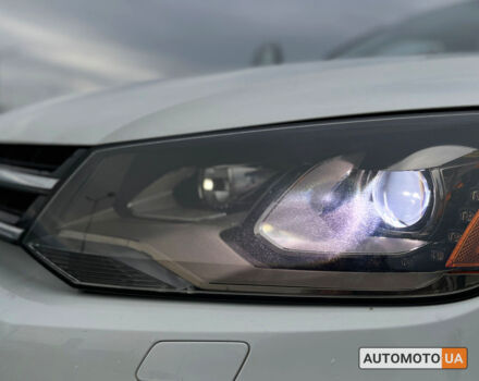 Білий Фольксваген Туарег, об'ємом двигуна 3 л та пробігом 283 тис. км за 20800 $, фото 11 на Automoto.ua