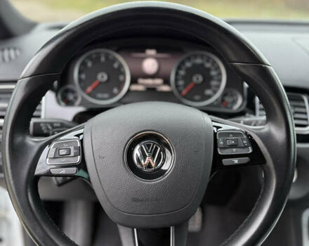 Белый Фольксваген Туарег, объемом двигателя 3 л и пробегом 279 тыс. км за 22999 $, фото 18 на Automoto.ua