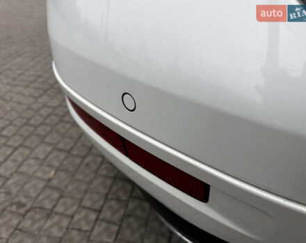 Белый Фольксваген Туарег, объемом двигателя 2.97 л и пробегом 260 тыс. км за 21900 $, фото 20 на Automoto.ua