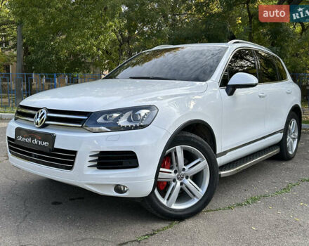 Белый Фольксваген Туарег, объемом двигателя 2.97 л и пробегом 227 тыс. км за 23499 $, фото 2 на Automoto.ua