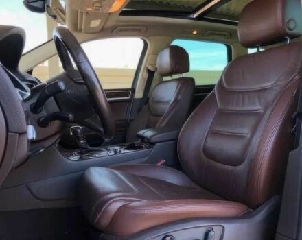 Білий Фольксваген Туарег, об'ємом двигуна 3 л та пробігом 88 тис. км за 3800 $, фото 6 на Automoto.ua