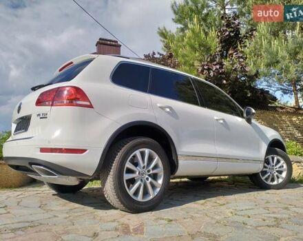 Білий Фольксваген Туарег, об'ємом двигуна 3 л та пробігом 241 тис. км за 21800 $, фото 31 на Automoto.ua
