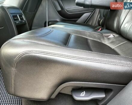 Білий Фольксваген Туарег, об'ємом двигуна 3 л та пробігом 241 тис. км за 21800 $, фото 19 на Automoto.ua