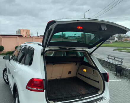 Белый Фольксваген Туарег, объемом двигателя 2.97 л и пробегом 278 тыс. км за 26800 $, фото 19 на Automoto.ua