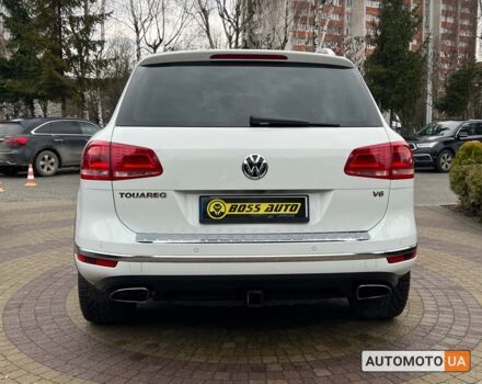 Білий Фольксваген Туарег, об'ємом двигуна 3.6 л та пробігом 153 тис. км за 23200 $, фото 5 на Automoto.ua