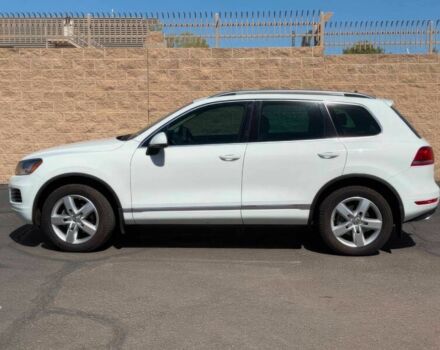 Белый Фольксваген Туарег, объемом двигателя 3 л и пробегом 83 тыс. км за 10500 $, фото 4 на Automoto.ua