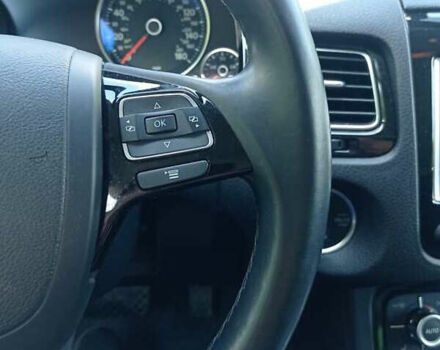 Белый Фольксваген Туарег, объемом двигателя 3 л и пробегом 140 тыс. км за 18600 $, фото 6 на Automoto.ua