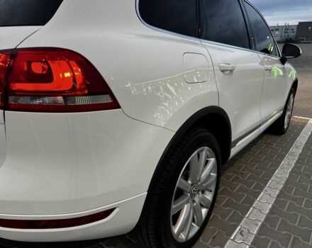 Белый Фольксваген Туарег, объемом двигателя 3 л и пробегом 266 тыс. км за 17000 $, фото 16 на Automoto.ua