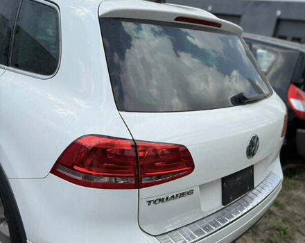 Белый Фольксваген Туарег, объемом двигателя 2.97 л и пробегом 156 тыс. км за 24500 $, фото 1 на Automoto.ua