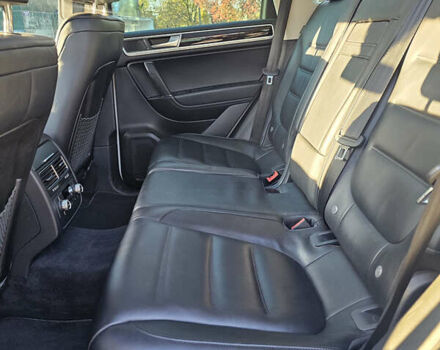 Белый Фольксваген Туарег, объемом двигателя 3 л и пробегом 260 тыс. км за 26000 $, фото 33 на Automoto.ua