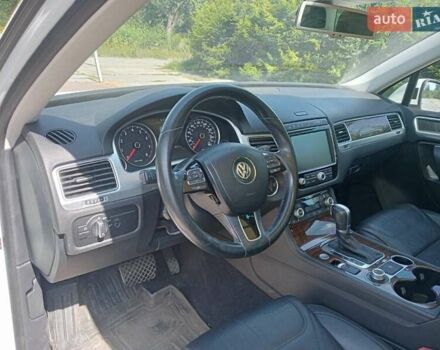 Белый Фольксваген Туарег, объемом двигателя 3.6 л и пробегом 167 тыс. км за 15700 $, фото 15 на Automoto.ua