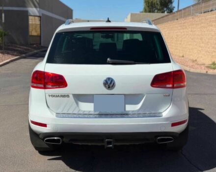 Белый Фольксваген Туарег, объемом двигателя 3 л и пробегом 83 тыс. км за 10500 $, фото 6 на Automoto.ua