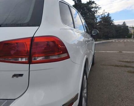 Белый Фольксваген Туарег, объемом двигателя 2.97 л и пробегом 162 тыс. км за 21500 $, фото 3 на Automoto.ua