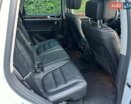 Белый Фольксваген Туарег, объемом двигателя 3 л и пробегом 290 тыс. км за 19900 $, фото 15 на Automoto.ua