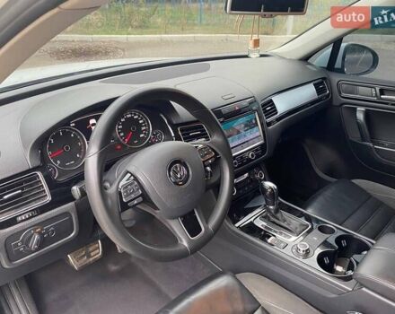 Белый Фольксваген Туарег, объемом двигателя 2.98 л и пробегом 258 тыс. км за 22499 $, фото 8 на Automoto.ua