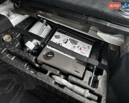 Белый Фольксваген Туарег, объемом двигателя 2.97 л и пробегом 260 тыс. км за 21900 $, фото 22 на Automoto.ua