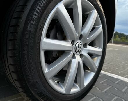 Белый Фольксваген Туарег, объемом двигателя 3 л и пробегом 266 тыс. км за 17000 $, фото 13 на Automoto.ua