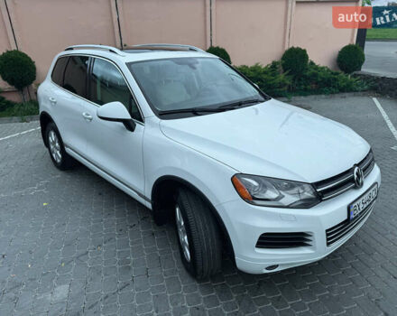 Белый Фольксваген Туарег, объемом двигателя 2.97 л и пробегом 278 тыс. км за 26800 $, фото 2 на Automoto.ua