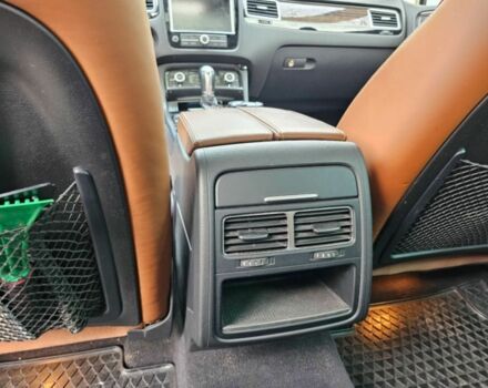 Белый Фольксваген Туарег, объемом двигателя 3 л и пробегом 154 тыс. км за 12500 $, фото 11 на Automoto.ua