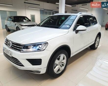 Белый Фольксваген Туарег, объемом двигателя 3 л и пробегом 111 тыс. км за 23477 $, фото 5 на Automoto.ua