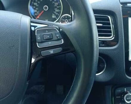 Белый Фольксваген Туарег, объемом двигателя 3 л и пробегом 140 тыс. км за 16600 $, фото 5 на Automoto.ua