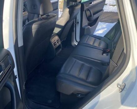 Белый Фольксваген Туарег, объемом двигателя 2.97 л и пробегом 400 тыс. км за 17000 $, фото 28 на Automoto.ua